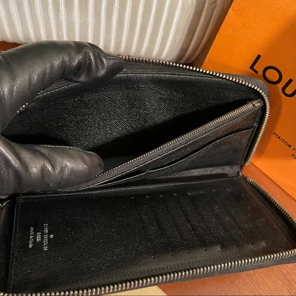 Louis Vuitton Zippy Damier Graphite Vertical Long Wallet - Picture 11 of 16